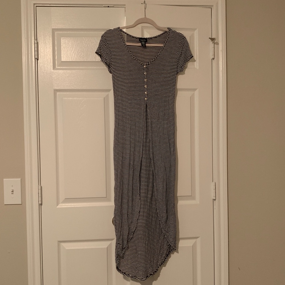Rue 21 high low shirt